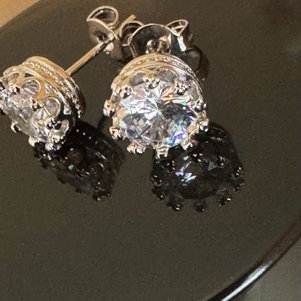 Elegant look of Royal Crown Stud Earrings